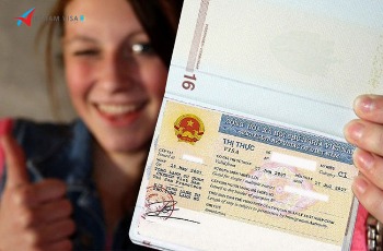 /How can Cambodians living in Japan apply for a Vietnam visa?